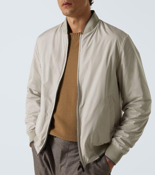 Reversible bomber jacket