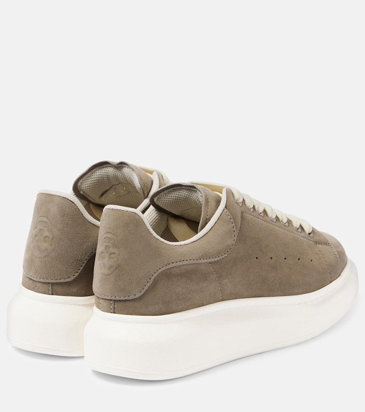Oversized suede platform sneakers