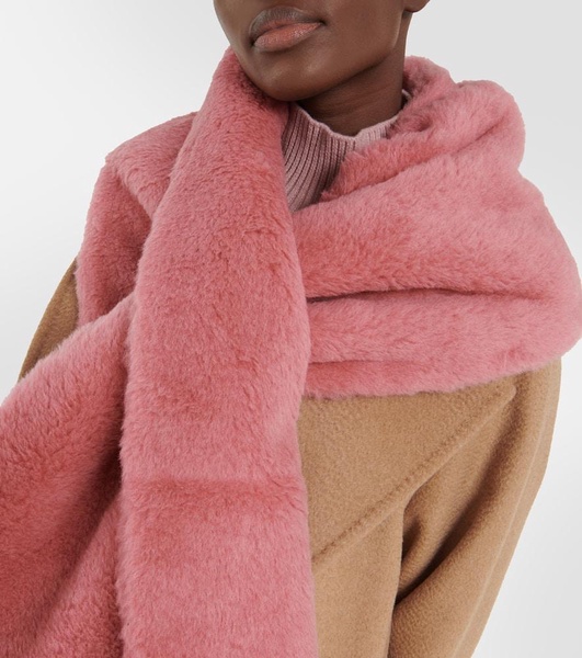 Full teddy scarf