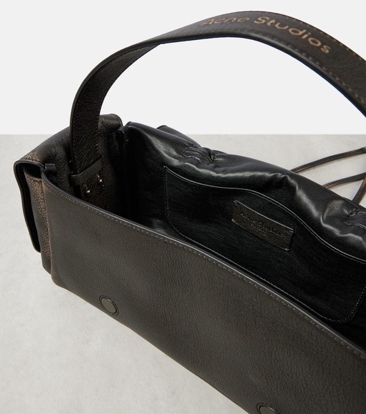 Multipocket leather shoulder bag