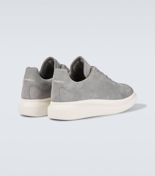 Oversized Retro suede platform sneakers