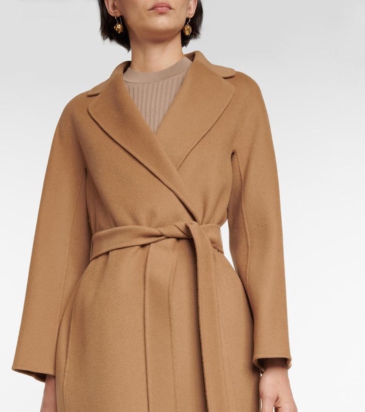 Esturia virgin wool coat