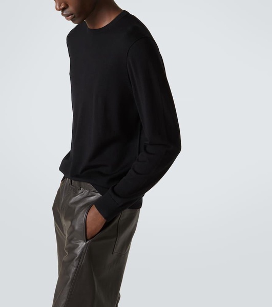 Virgin wool sweater
