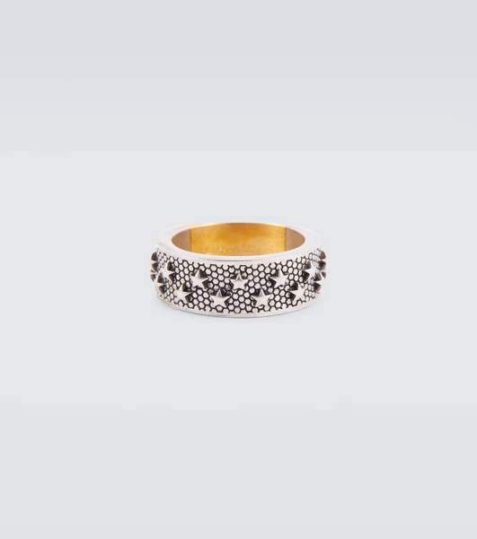 Star embossed ring