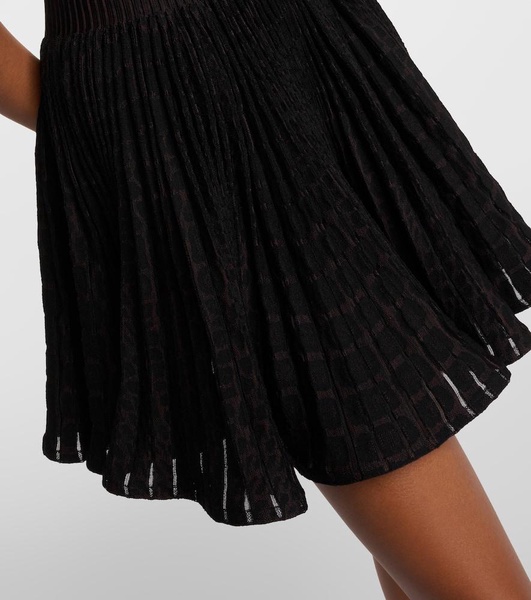 High-rise miniskirt