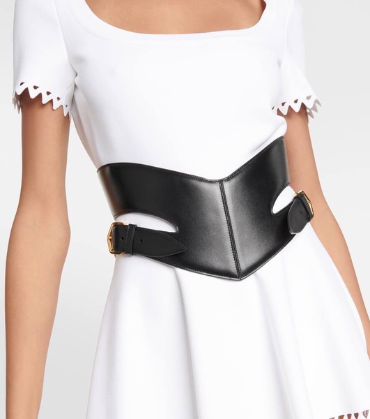 Cut-out leather belt