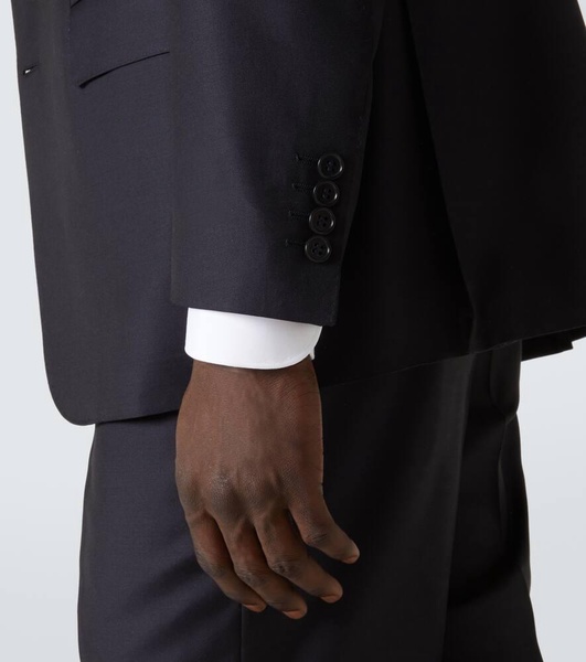Single-breasted wool suit