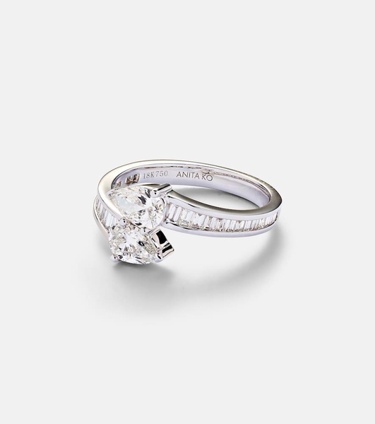 Saturn 18kt white gold ring with diamonds