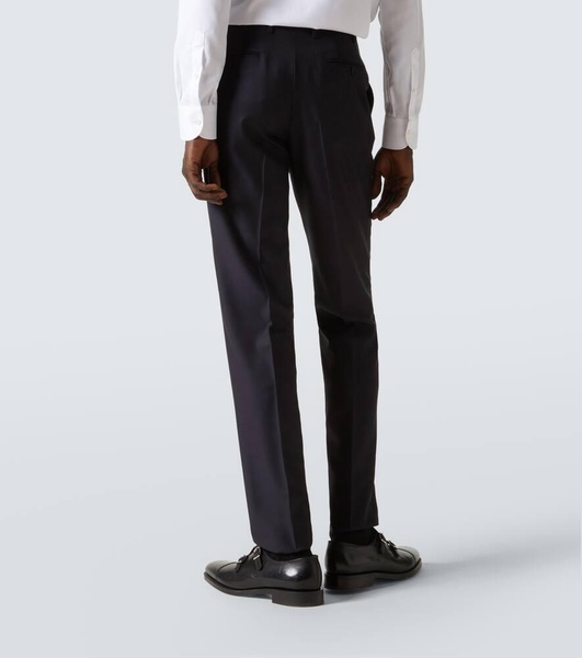 Single-breasted wool suit