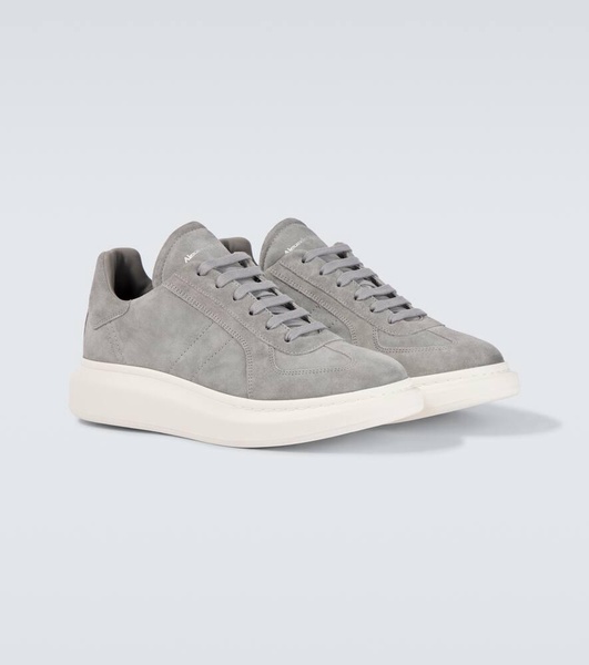 Oversized Retro suede platform sneakers