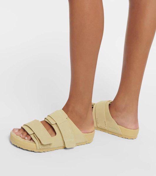 x Tekla Uji suede slides