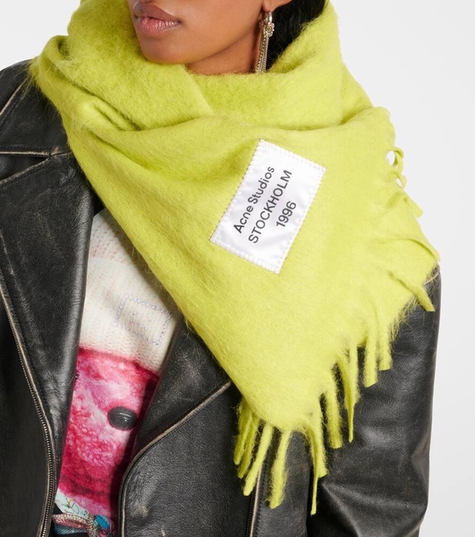 Logo wool-blend scarf