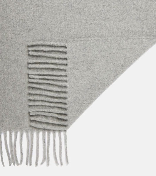 Fringed wool scarf