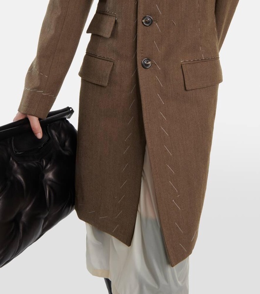 Single-breasted wool coat 