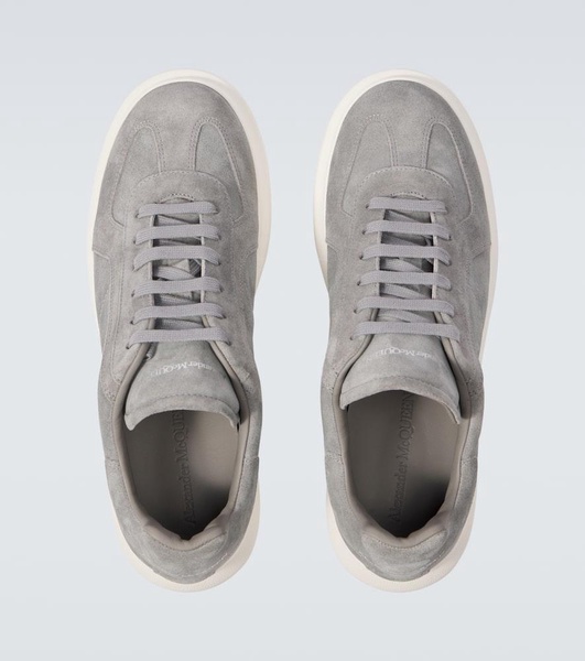 Oversized Retro suede platform sneakers