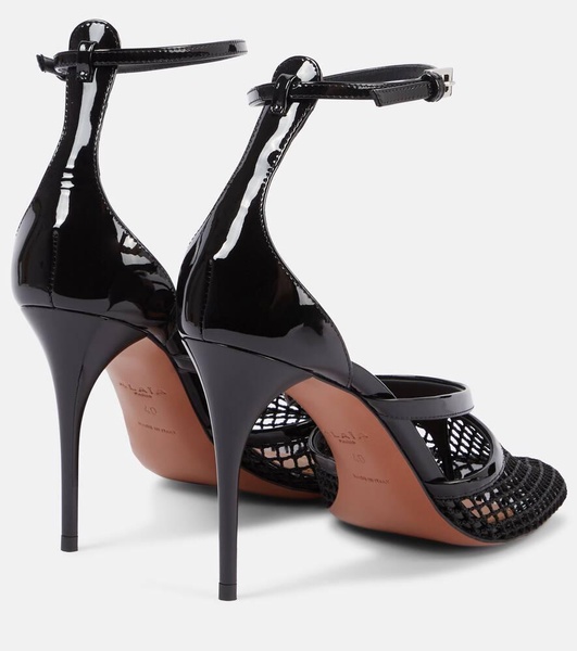 Infradito 90 fishnet patent leather pumps
