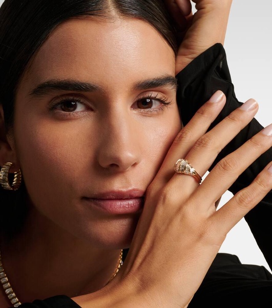 Zoe 18kt gold ring with diamonds