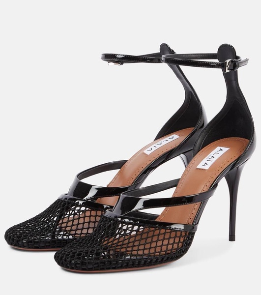 Infradito 90 fishnet patent leather pumps