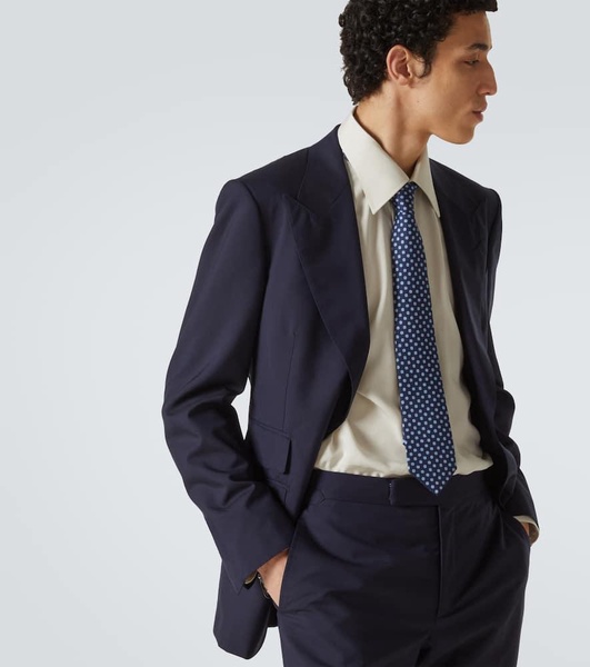 Silk tie