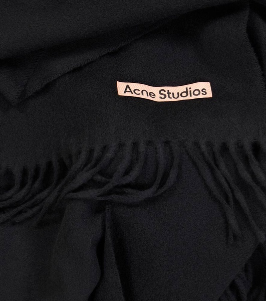 Canada Narrow fringed cashmere scarf
