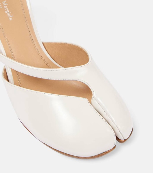 Tabi leather pumps
