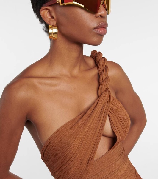 Twisted one-shoulder cutout top