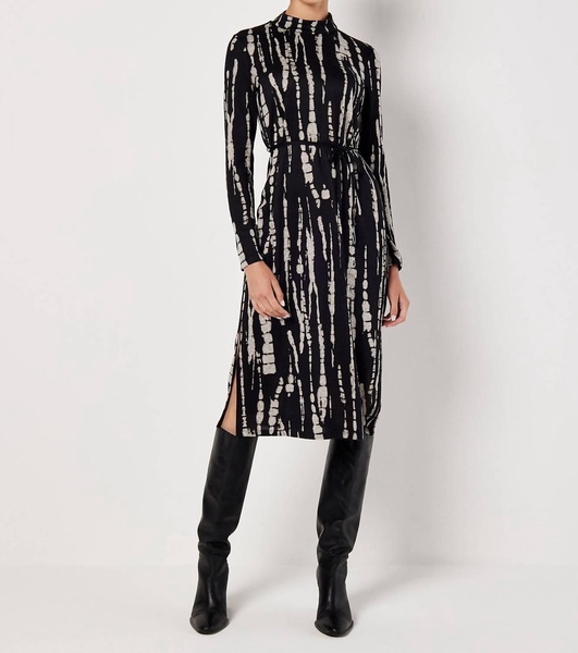 print knit dress belted in black/gray