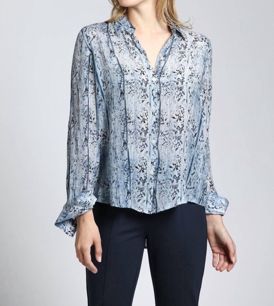 tranquil mixed color blouse in blue/white