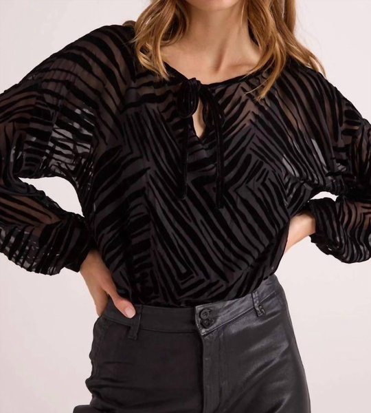 drop shoulder pullover in black