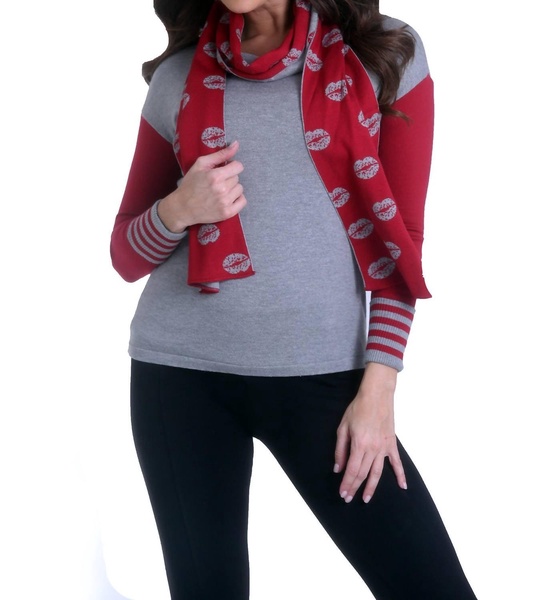 kiss me pullover w/ scarf in gray/red
