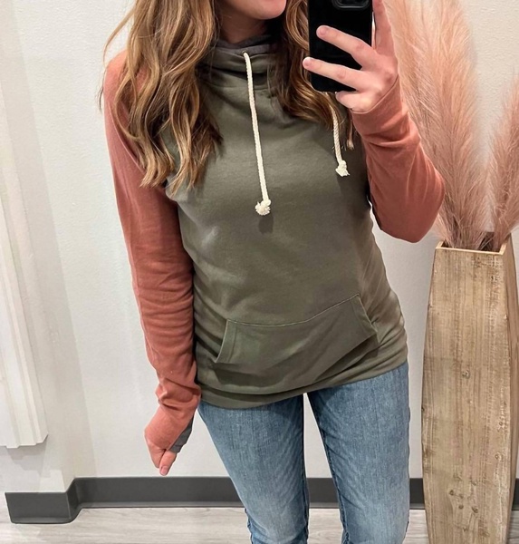 note to self sweatshirt in grey, pink