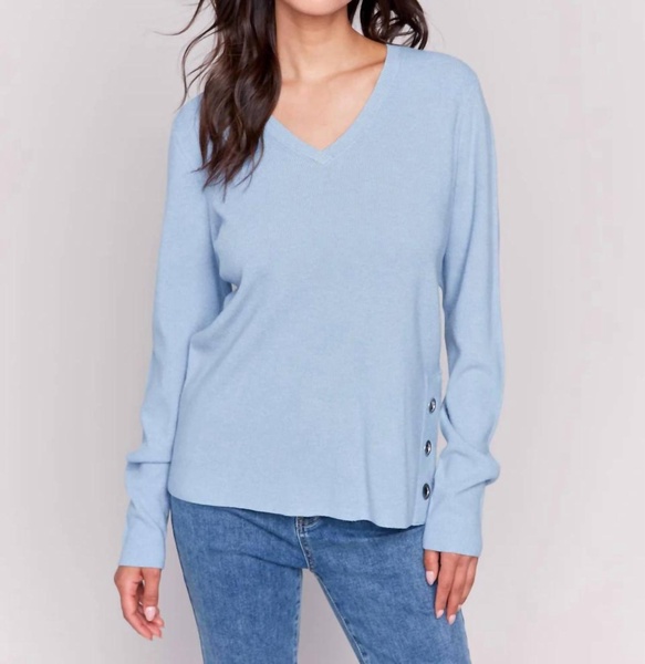 v-neck sweater w/side slit in frost