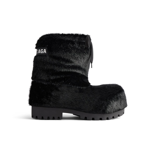 Women's Alaska Low Boot in Black