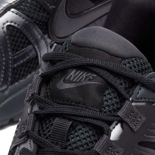 Nike V2K Run Sneaker