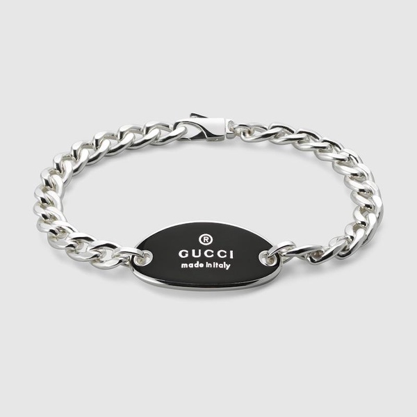 Trademark chain bracelet with tag