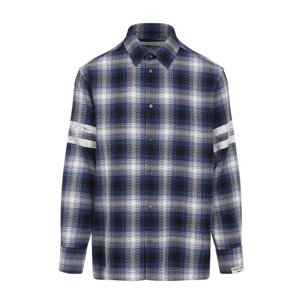 long-sleeved shirt