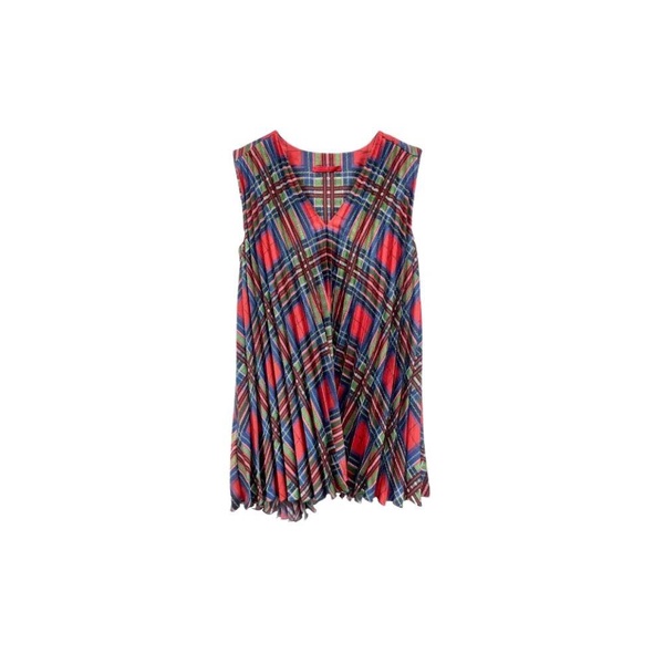 Pleated Sleeveless Top
