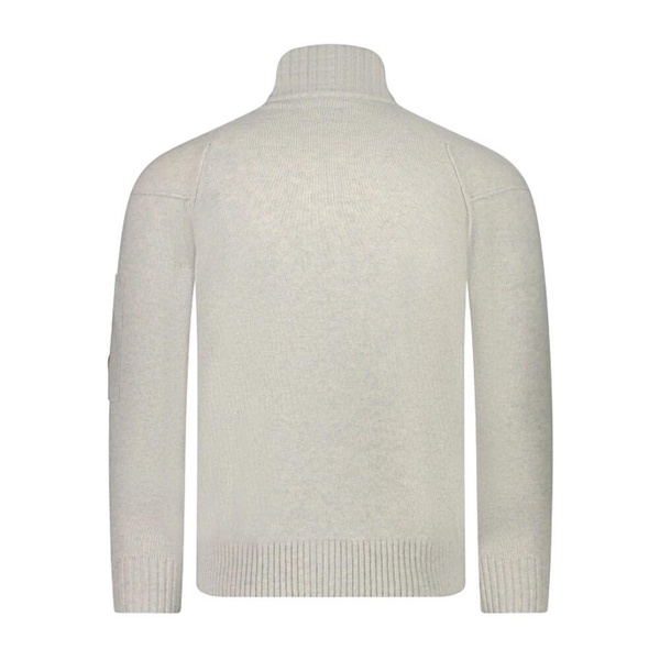 Stylish MAGLIA for a trendy look
