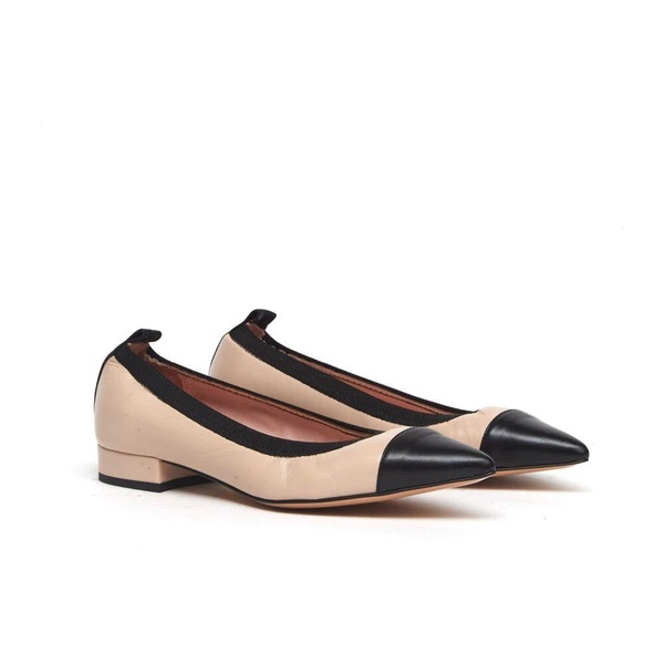 Beige and black leather ballerina