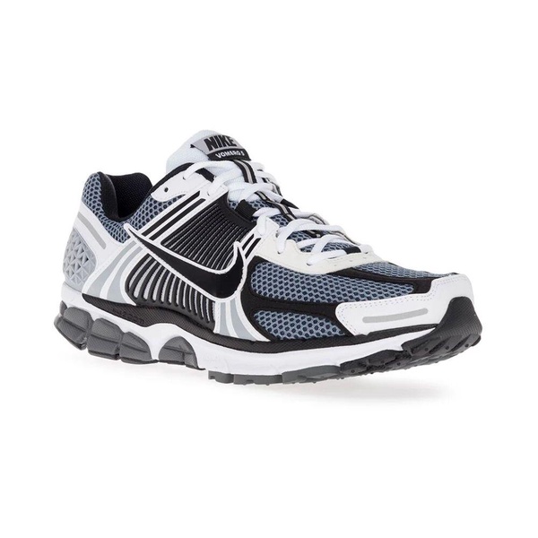 Vomero 5 Running Shoes