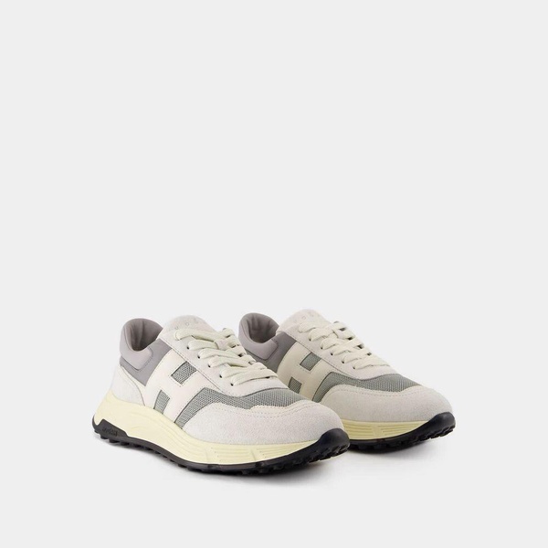 Hyperlight Leather Sneakers