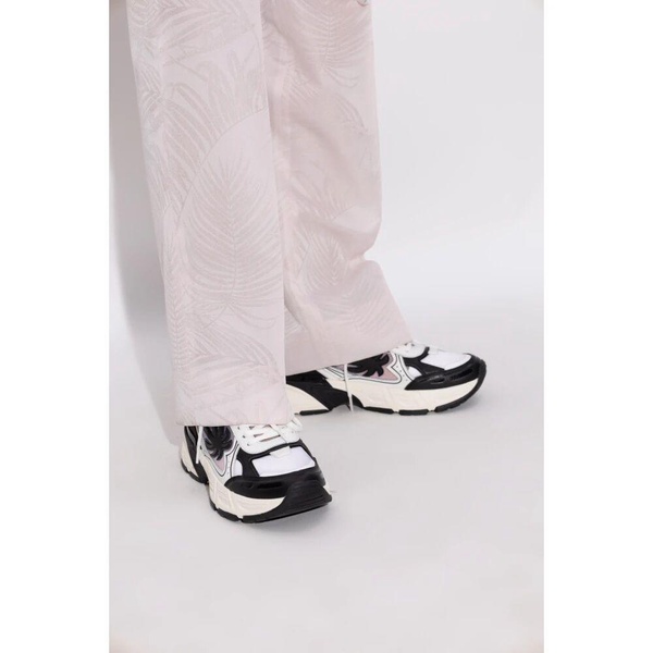 Sports shoes Pa 4