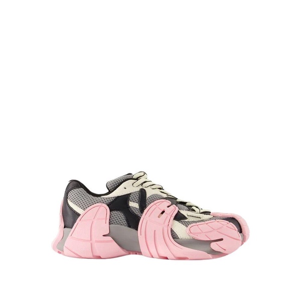 Tormenta Style Sneakers