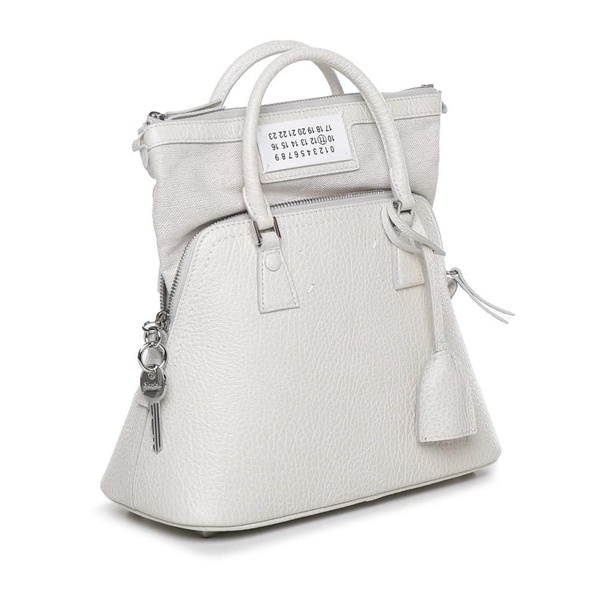Elevate Your Style with this Hammered Leather Shoulder Bag