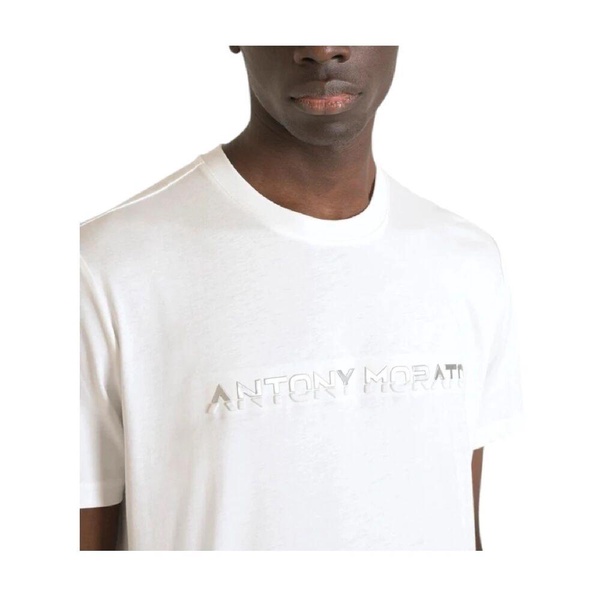 White T-shirt with modern design