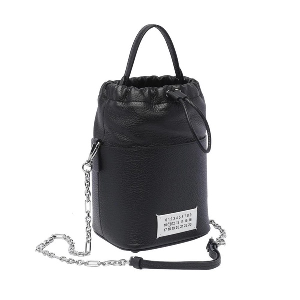 Black Bags for Stylish Outfits