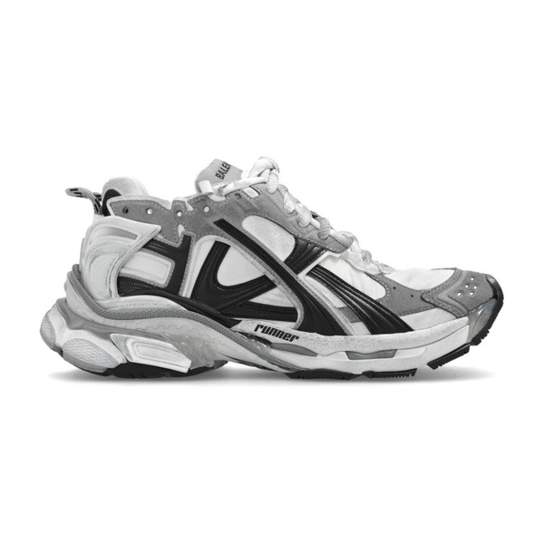 Women's Runner Sneaker in Grey