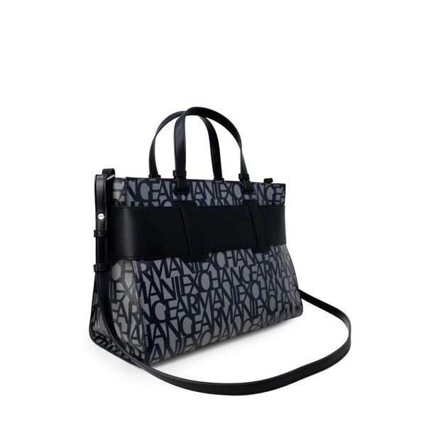 Black Handbag with Zip Fastening