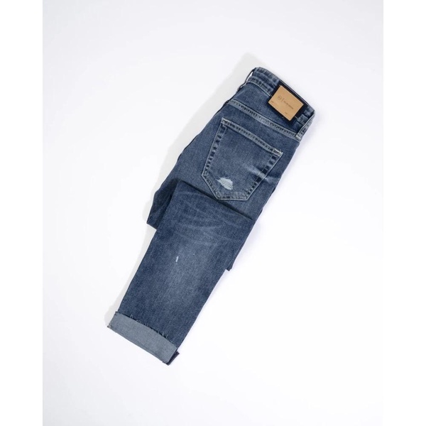 Straight Jeans