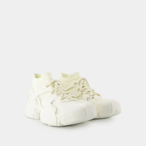 Tossu Sneakers